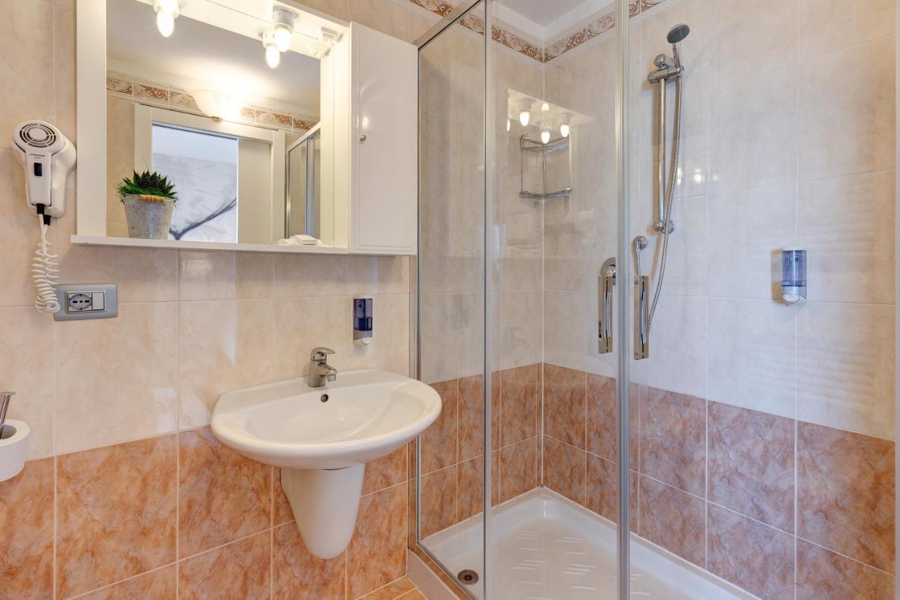 לידו די ג'סולו Hotel Nettuno מראה חיצוני תמונה