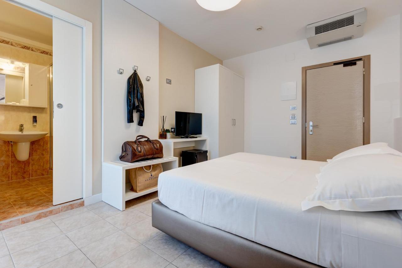 לידו די ג'סולו Hotel Nettuno מראה חיצוני תמונה