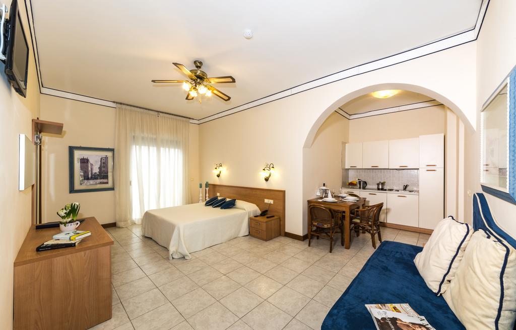 לידו די ג'סולו Hotel Nettuno חדר תמונה